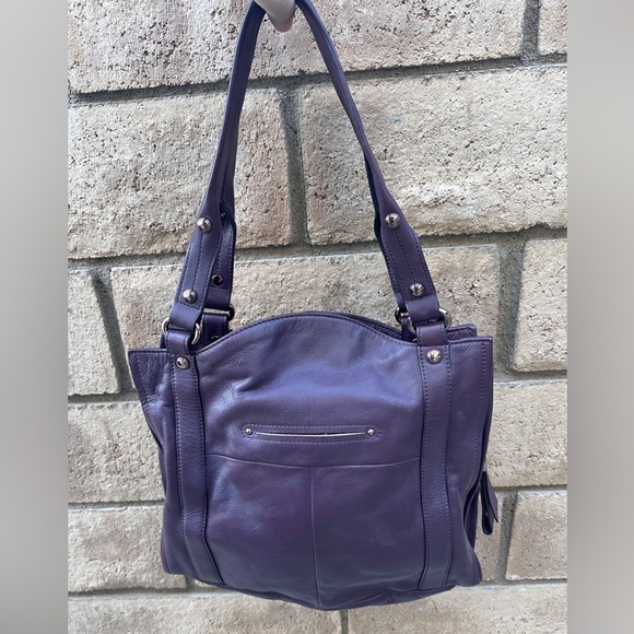 B. Makowsky Tribeca Leather Shoulder Bag Purse in Plum - Picture 3 of 13